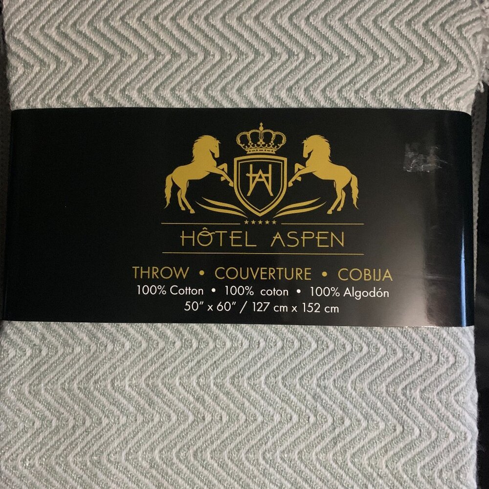 Hotel Aspen Throw 100% Cotton Blanket
